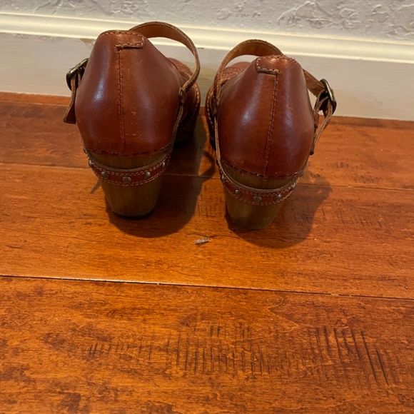 Leather Dansko Heels - Picture 4 of 6